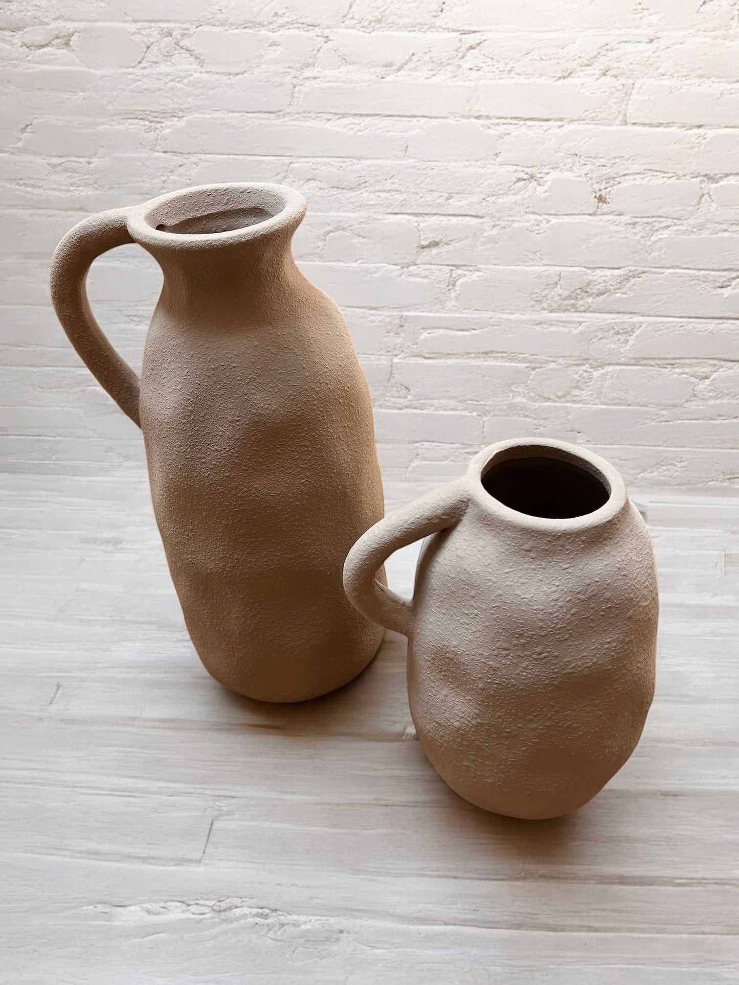 Vase cruche beige