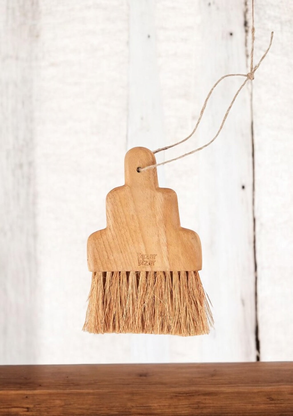 La petite brosse en bois Osta