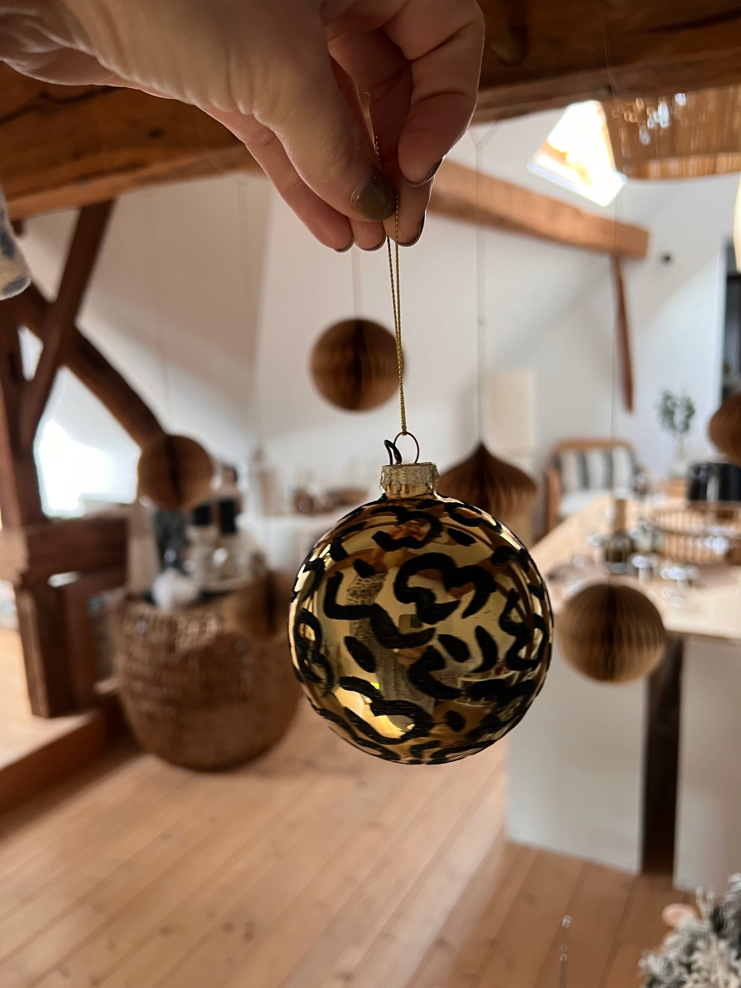 Boule de Noël léopard