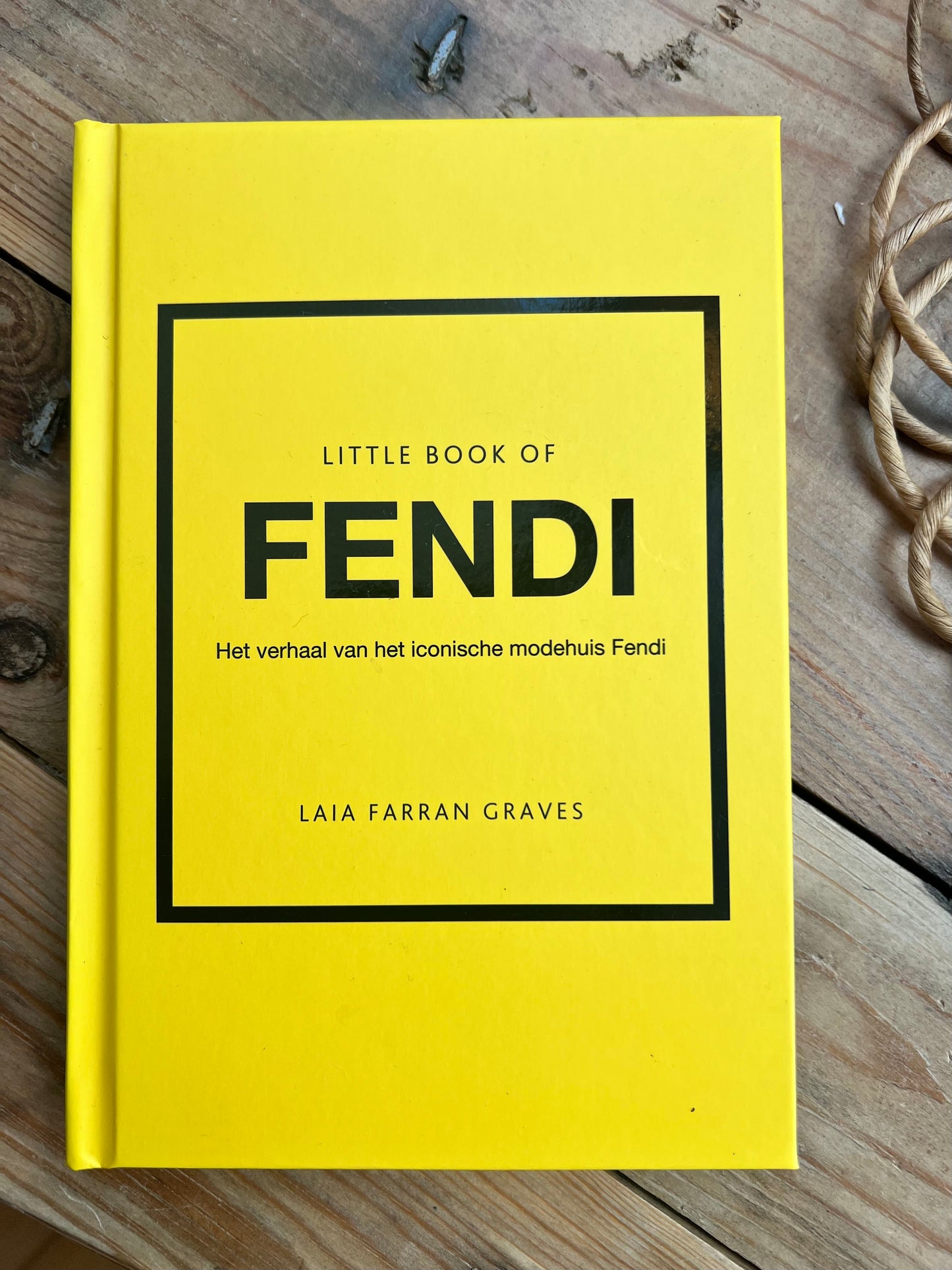 Différents petits livres créateurs déco