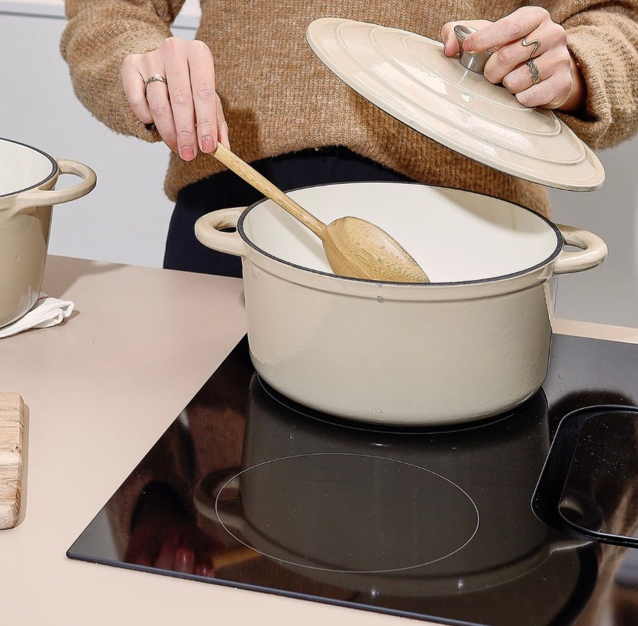 Casserole en fonte beige