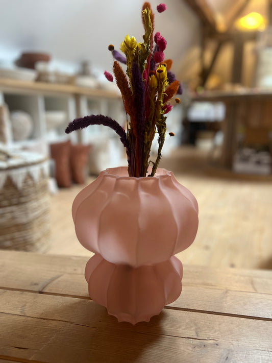Vase rose en verre