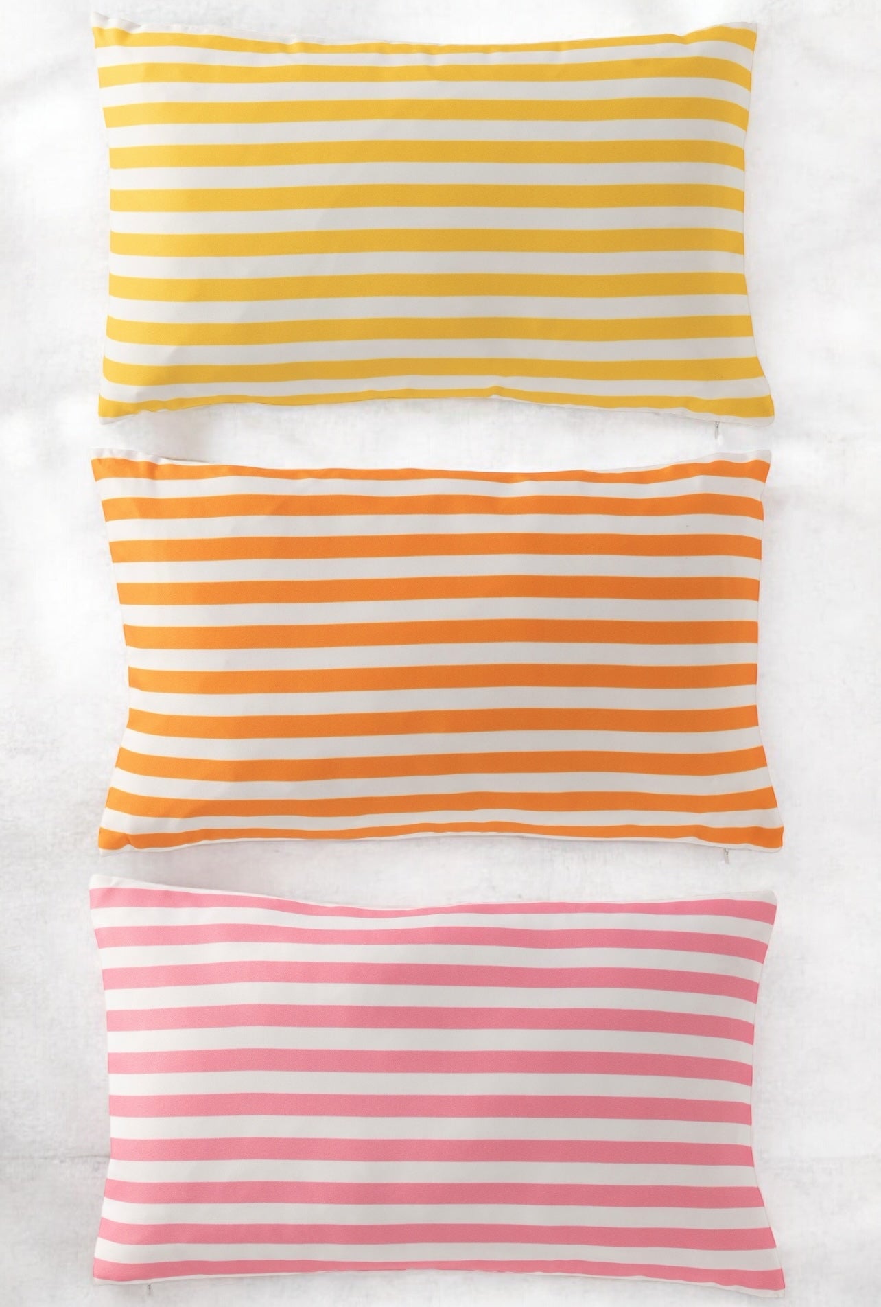 Coussin extérieur ligné