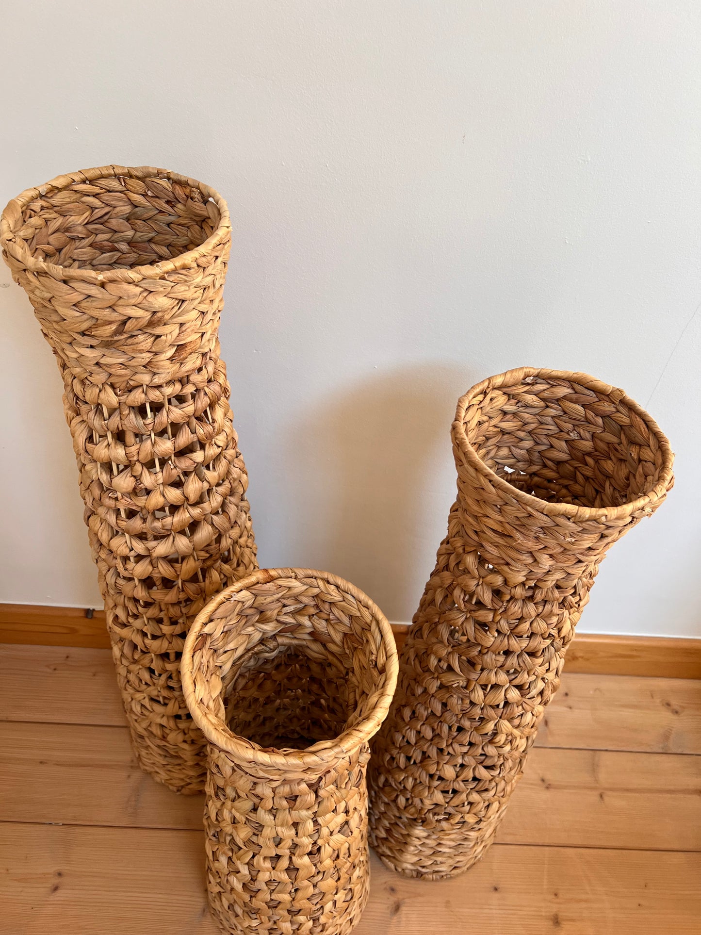 Vases en jonc naturel