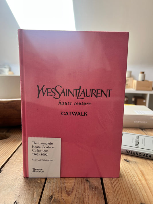 Livre déco Yves saint Laurent